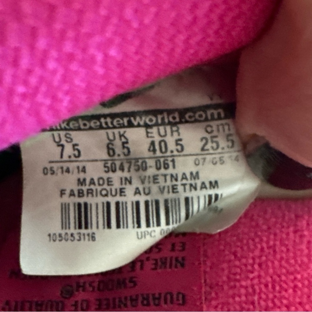 Nike Pink disposable snickers 2014 - Picture 2 of 5